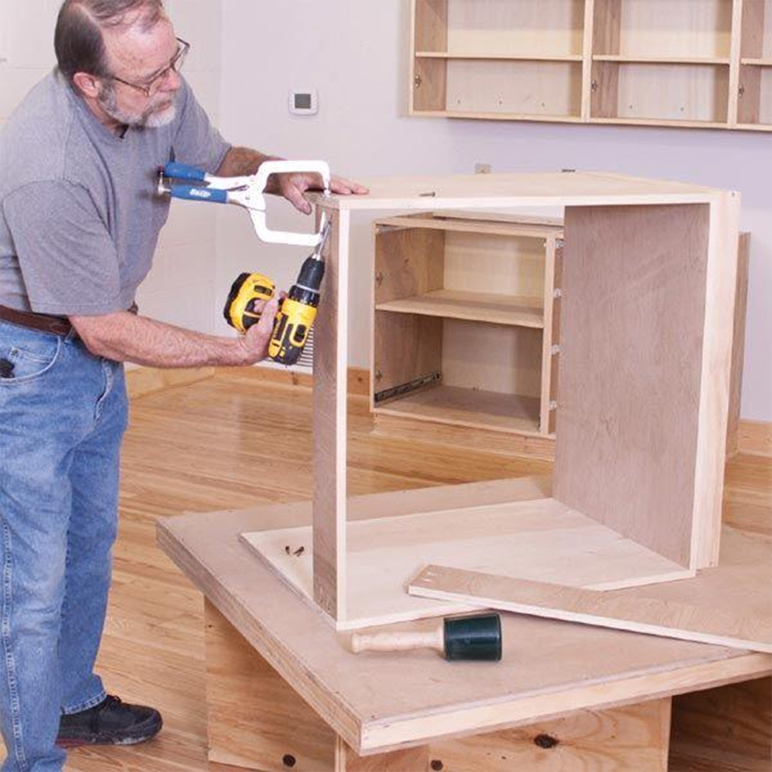 Woodworking Project Paper Plan to Build Hassle Free Workshop Cabinets