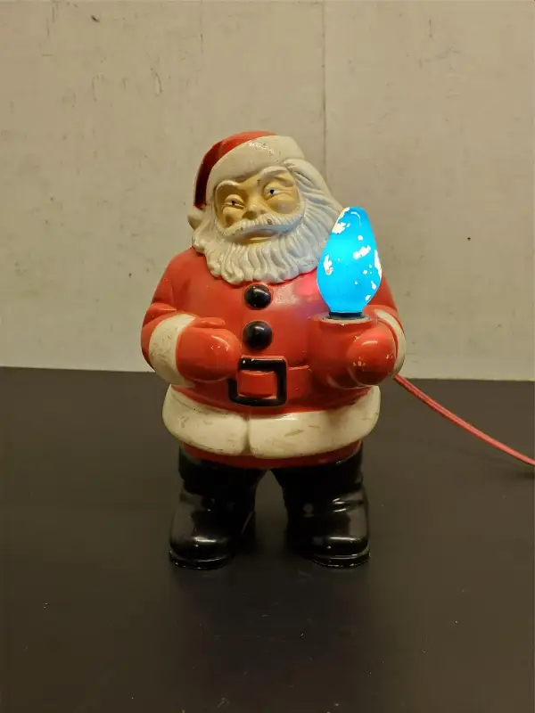 Vtg Royal 7 1/2″Hard Plastic Mold Light Up Santa Claus 1950’S Christmas Decorate