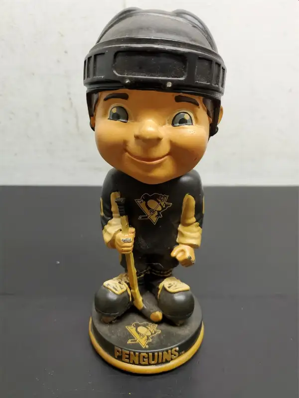Vtg Pittsburgh Penguins Classic Bobblehead NHL #00 Jersey Legends of “The Ice”