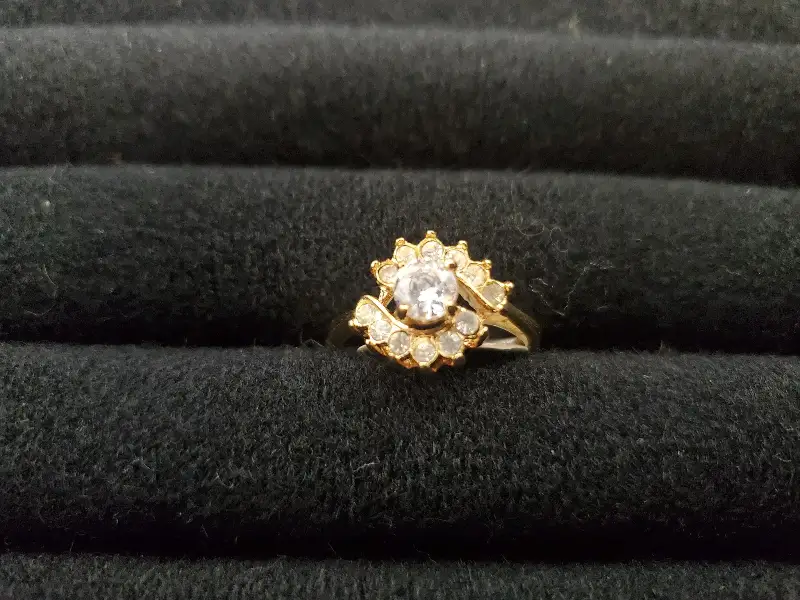 Women’s 14KT Gold Electro-Plate Cubic Zirconia Ring Size 9 Jewelry Gift Classy