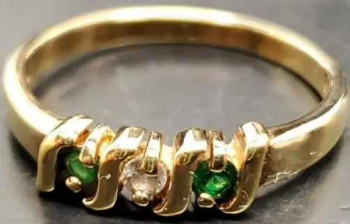 Women 14KT Gold Electro-Plate 3 Stone Cubic Zirconia/Emerald Ring Jewelry Sz9 VF