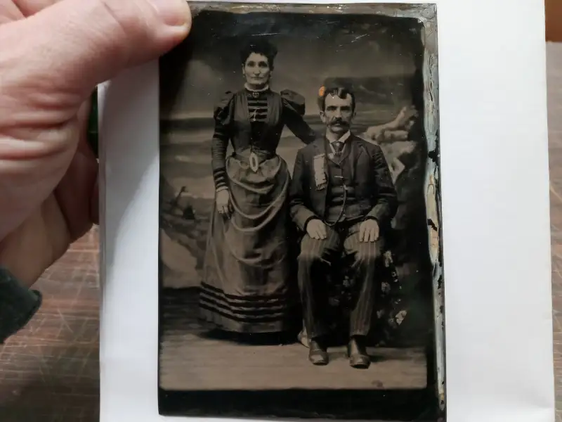 Vtg Tin Type Family Photo Husband & Wife 1860’s Antique Photography Collectors