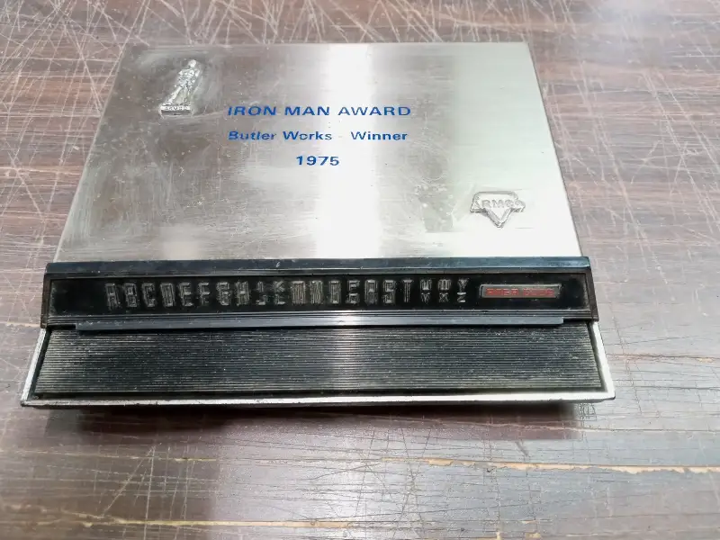 Vtg Rolodex Armco Iron Man Award Butler Works Memo Pad & Pen Slot Collectibles