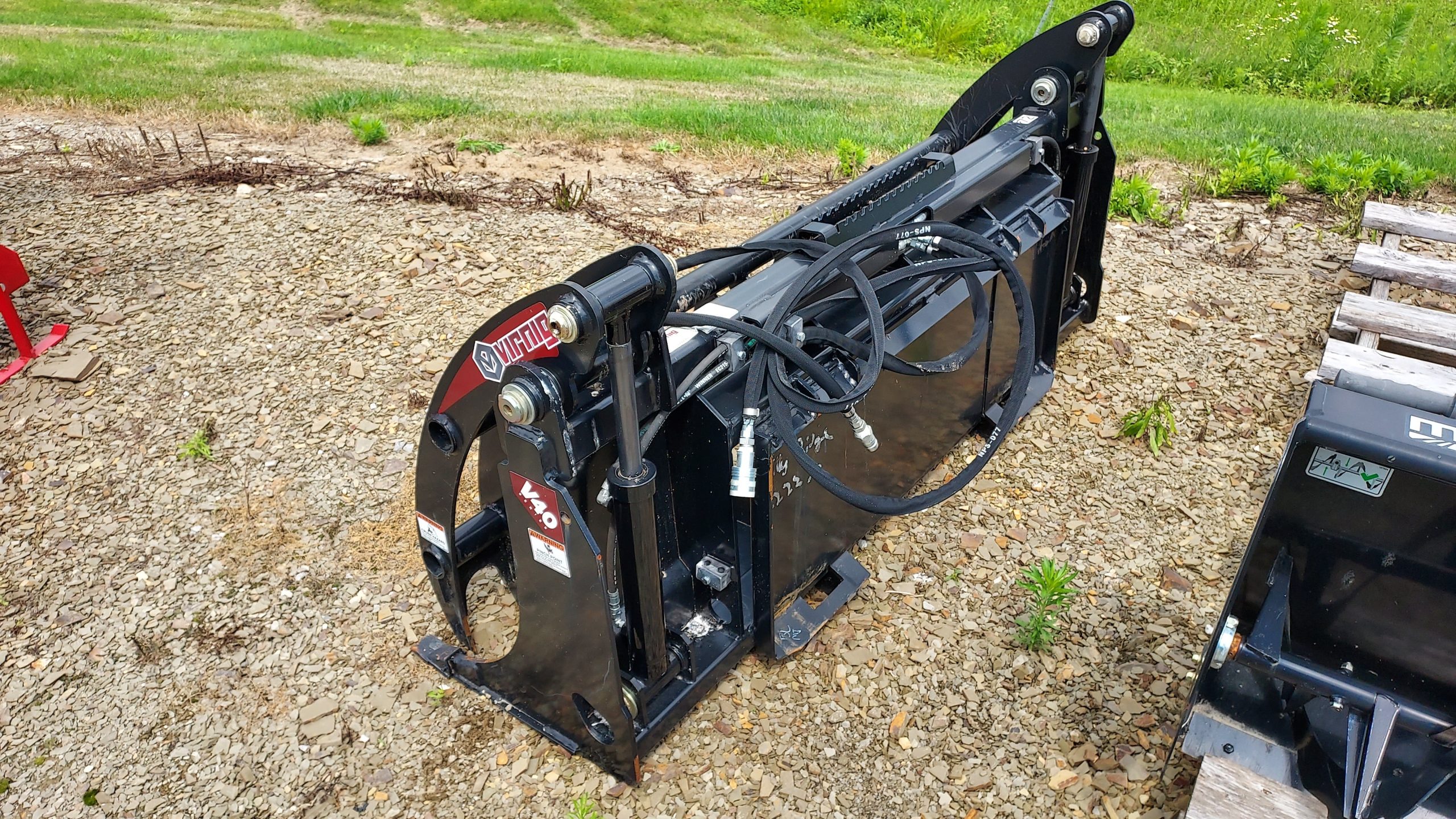 VIRNIG 72" V40 ROOT RAKE GRAPPLE URG72-UT - Used