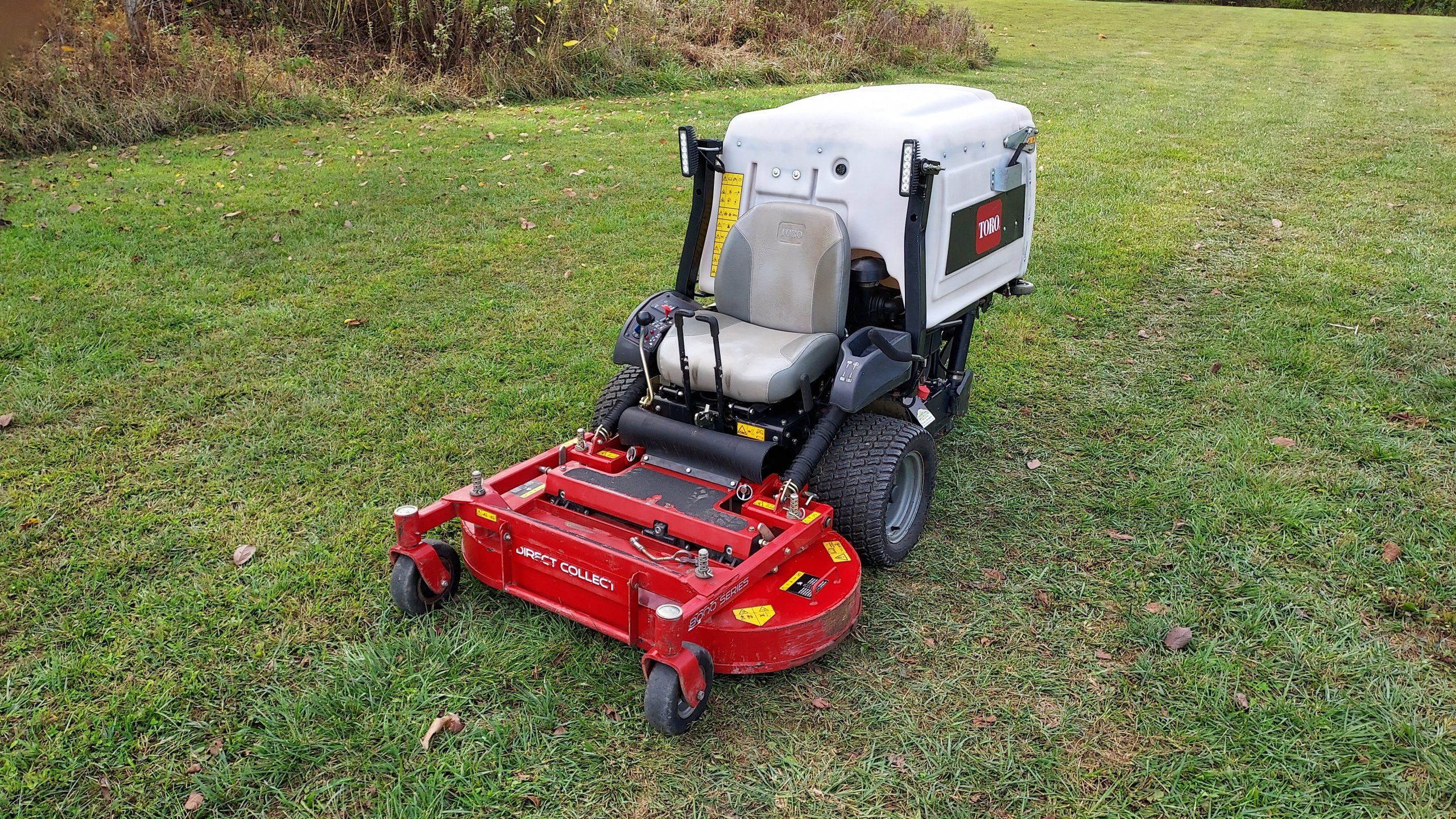 TORO 48" 8000 SERIES 74312 - Used