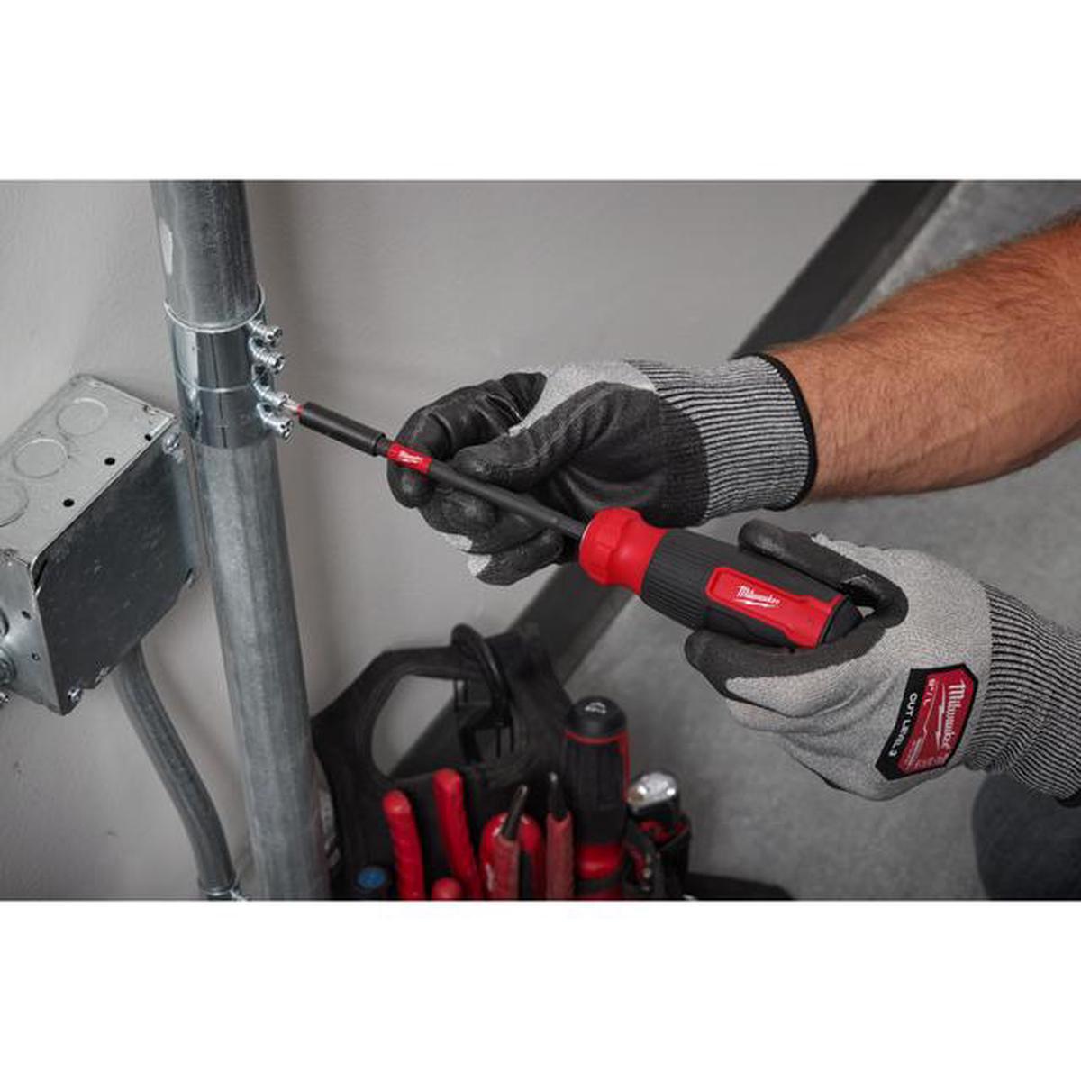 Milwaukee Multi-Bit Screwdriver 14 in 1 4932498174