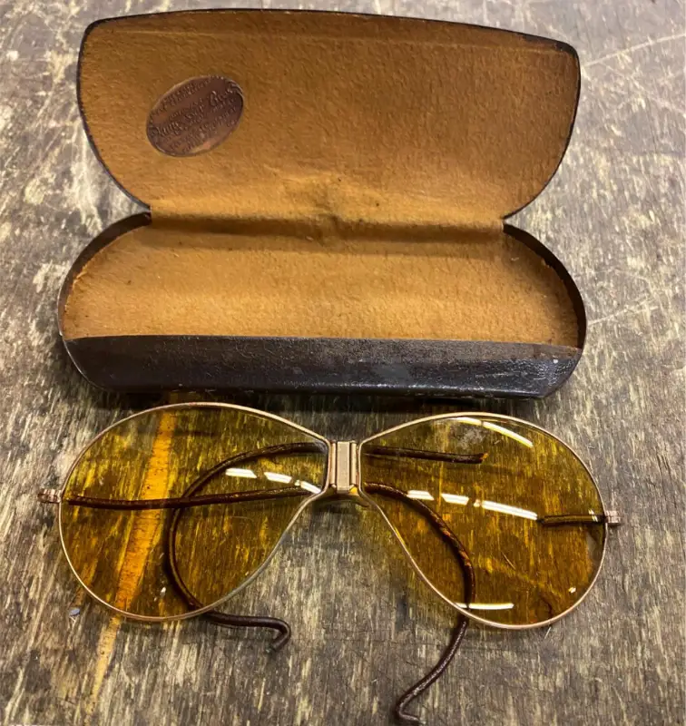Vtg WW2 Era Aviator Glasses Fold up Shooting Amber lens Case Motorcycle 40’s!