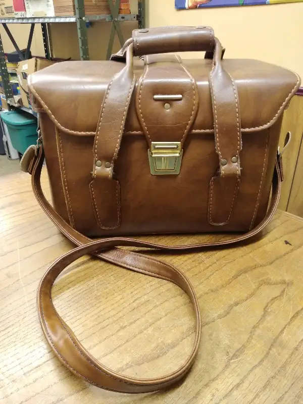 VTG TUCKY Camera Carry Shoulder Bag Hard Case Strap Faux Brown Leather DSLR 35MM