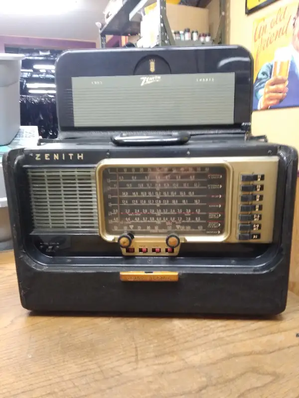 Vtg ZENITH #6L40 Trans Oceanic Portable Wave Magnet Tube Short Wave Radio 1954