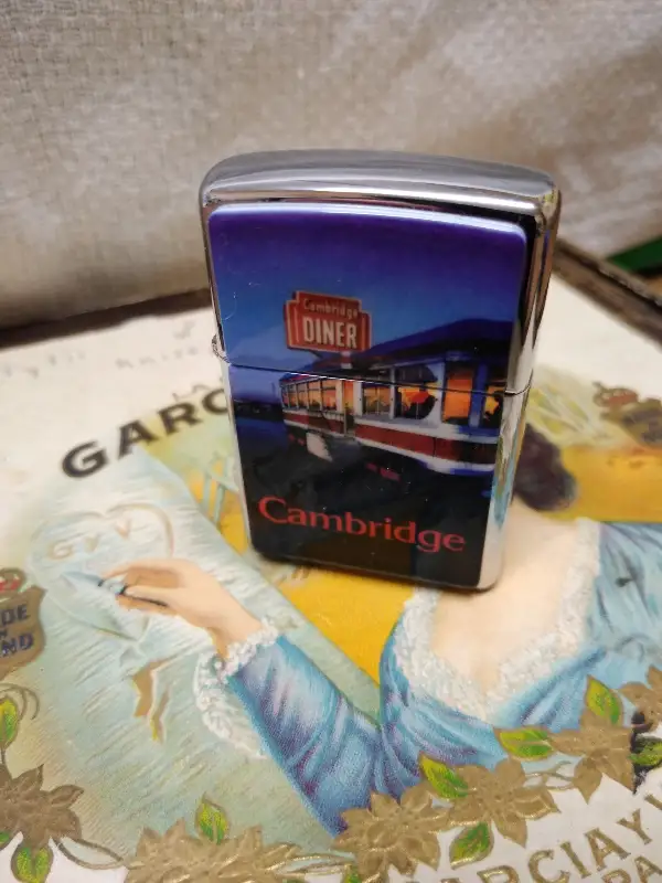 Vtg Unfired Zippo Cigarette Lighter 1996 Cambridge Diner High Polished Chrome