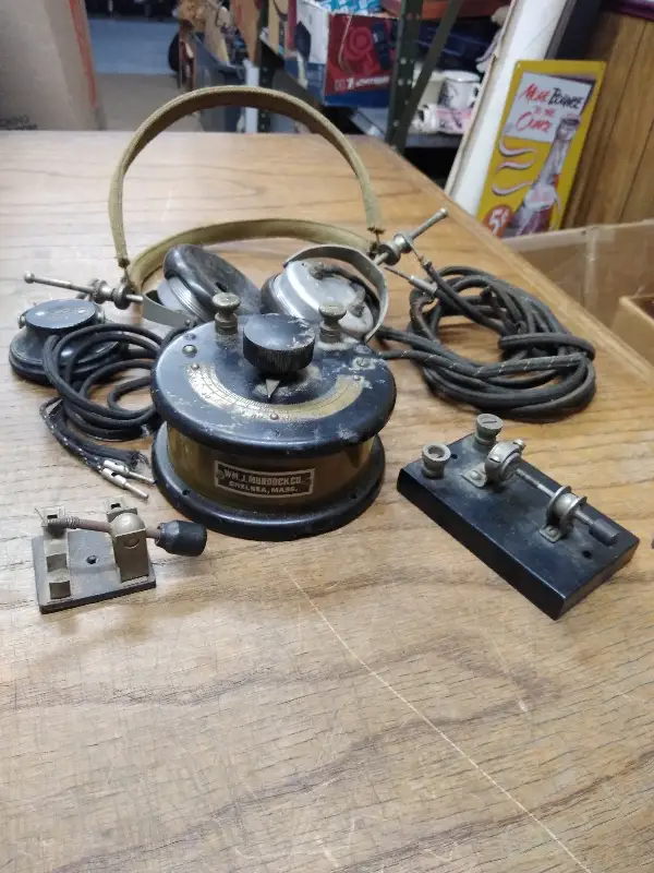 Vtg Wm J Murdock Co. Crystal Radio Set Brandes Inc Headset Bakelite Rare Parts
