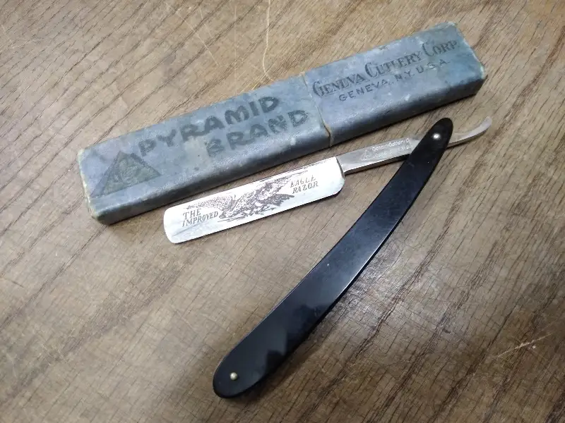 Vtg Straight Razor Pyramid Geneva Cutlery Improved Eagle Engraved Blade w/Box!!!