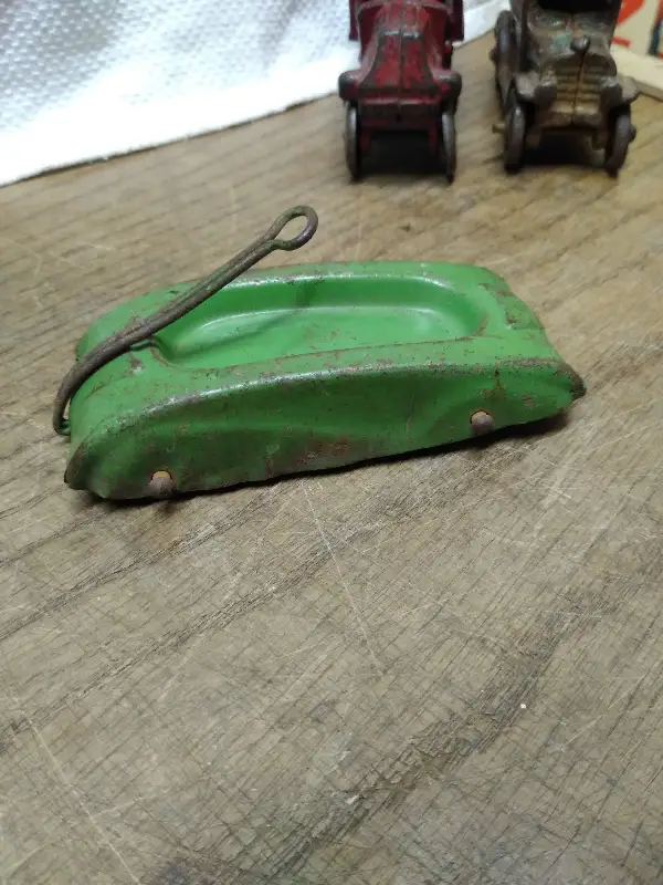 Vtg Wyandotte Streamline Toy Pull Wagon Green Pressed Steel Wood Wheels 4″ USA