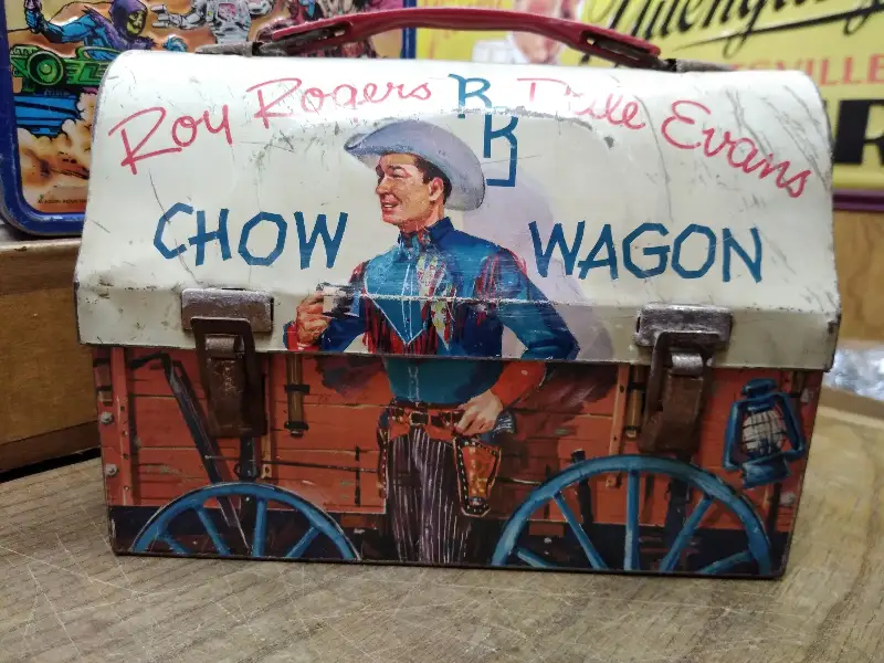 Vtg Thermos Brand 1950’s Roy Rogers Dale Evans Chuck Wagon Dome Metal Lunch Box