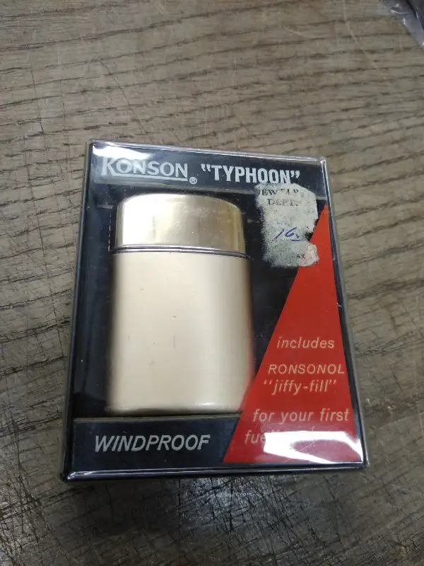 Vtg Ronson Gold Typhoon Cigarette Lighter British Empire Made with Original Box!