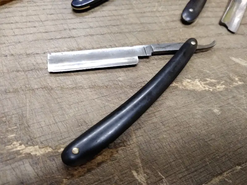 Vtg W Bingham Co Barber’s Special Straight Edge Razor Nice Scales Cleveland Ohio