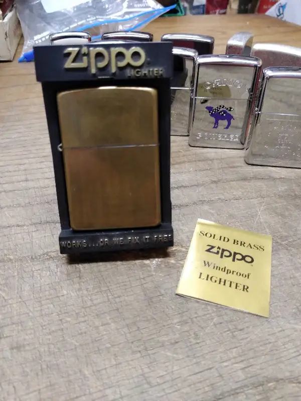 Vtg Unfired 2001 Zippo Solid Brass Cigarette Lighter With Display Box Nice Snap!