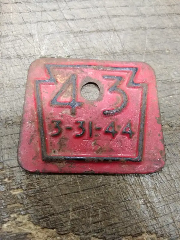 Vtg WWII Era Mini Red Enamel Metal Pennsylvania Pa License Plate 3-31-44 #7573