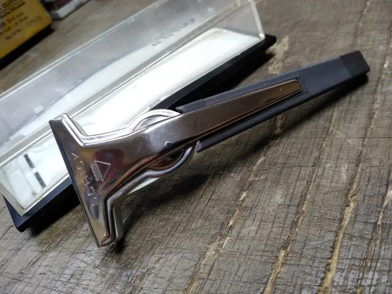 Vtg Schick Co Safety Band Insert Razor w/ Original Case Made In USA Good Shape!