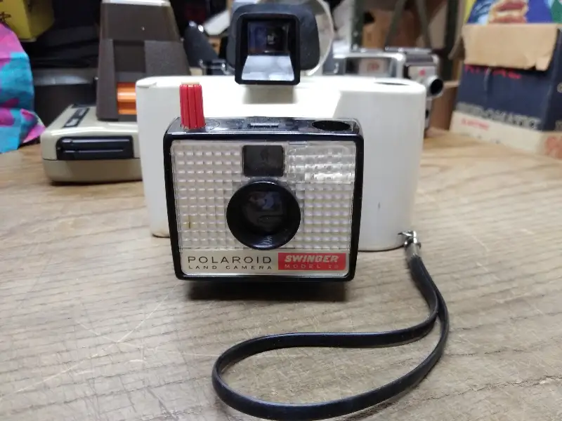 Vtg Polaroid Land Camera Swinger Model 20 Made In USA!