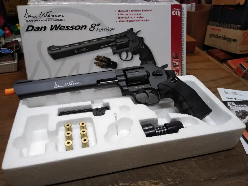 Dan Wesson Firearms ASG 8″ Revolver Black CO2 BB w/Manuals & Box Great Shape!!