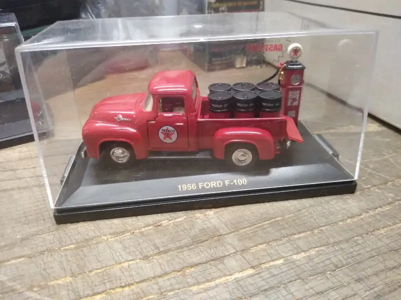 Vtg Road Champ Texaco Diecast 1956 Ford F 100 w/Fire Chief Gas Pump Display Box!