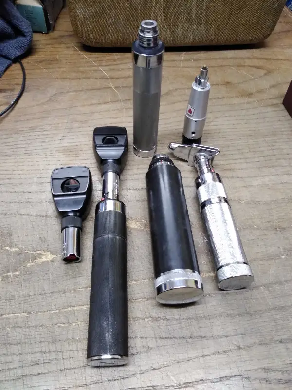 Welch Allyn Skan Falls AO American Optical Otoscope Ophthalmoscope w/Attachments