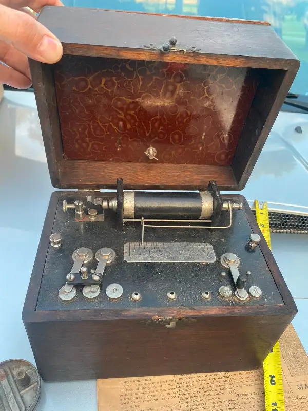 Vtg Quack Kit Electronic Shock Therapy 1920’s Medicine Medical Doctor Wood Box
