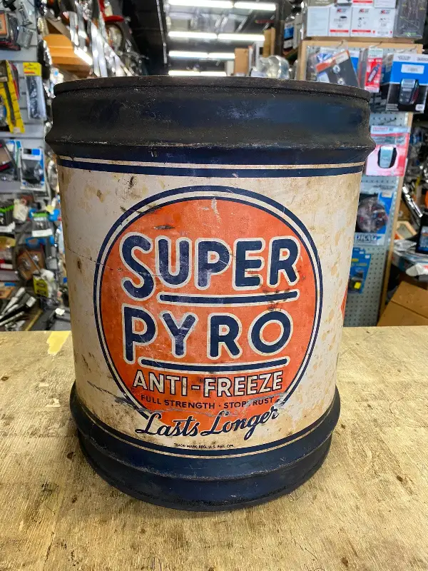 Vtg Super Pyro 5 gallon Oil Can Antifreeze 1930’s 25Cent Auto Truck Great Graphi