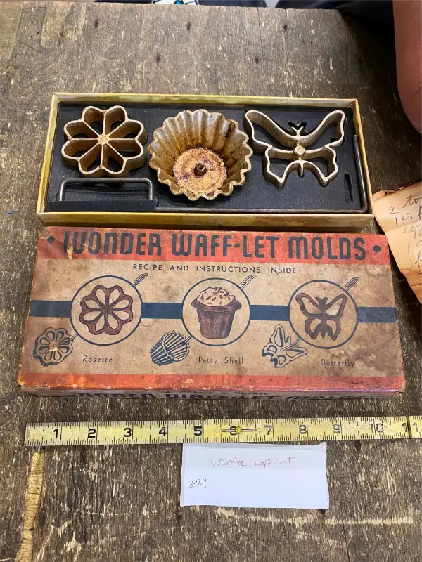 Vtg Wonder Waff-Let Molds by Renwal Waffle Maker Rosette Butterfly 1950’s Cookin